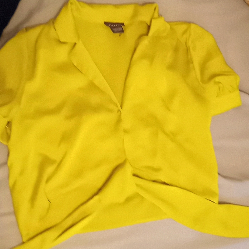 I'm selling this lime green blouse.